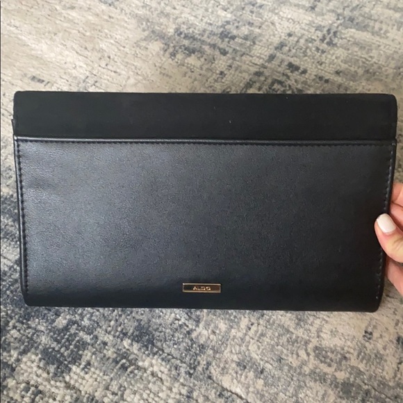 Clutch - Picture 2 of 3